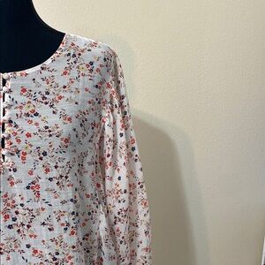 LAST CHANCE Ann Taylor White Buttoned Blouse with Long Sleeves